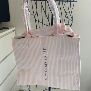 💖Victorias Secret White Pink Striped Tote Bag Crossbody Weekender Spring 2021💖